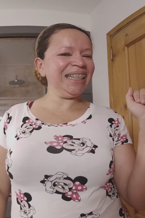 Laura Hot