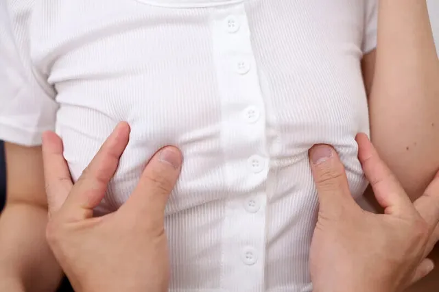 Nipple Play With the Gorgeous H Cup Wife Next Door Pt.1 [VRPRD-088]