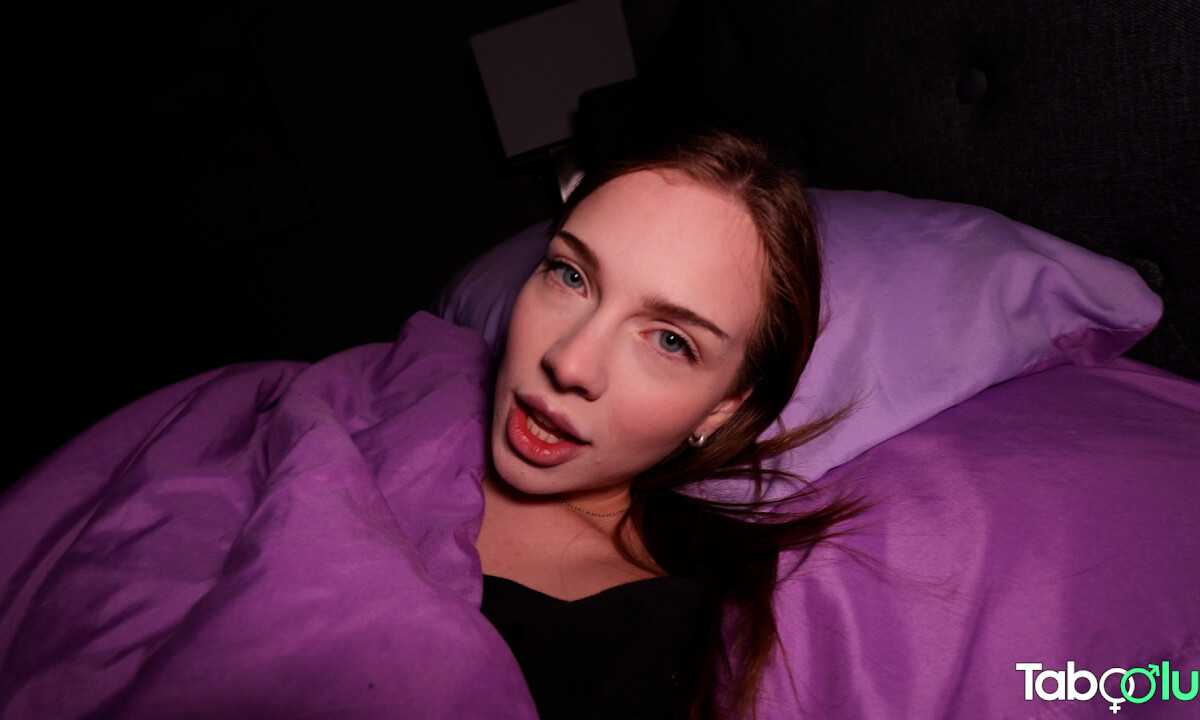 Step Sis Let Me Stay in Her Bed - Venus Vixen